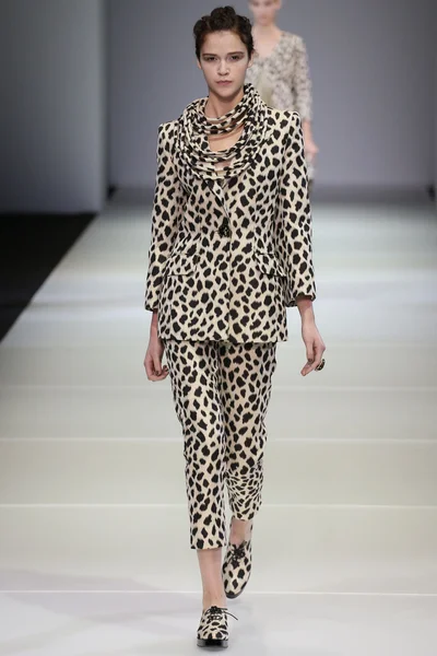 Look 3